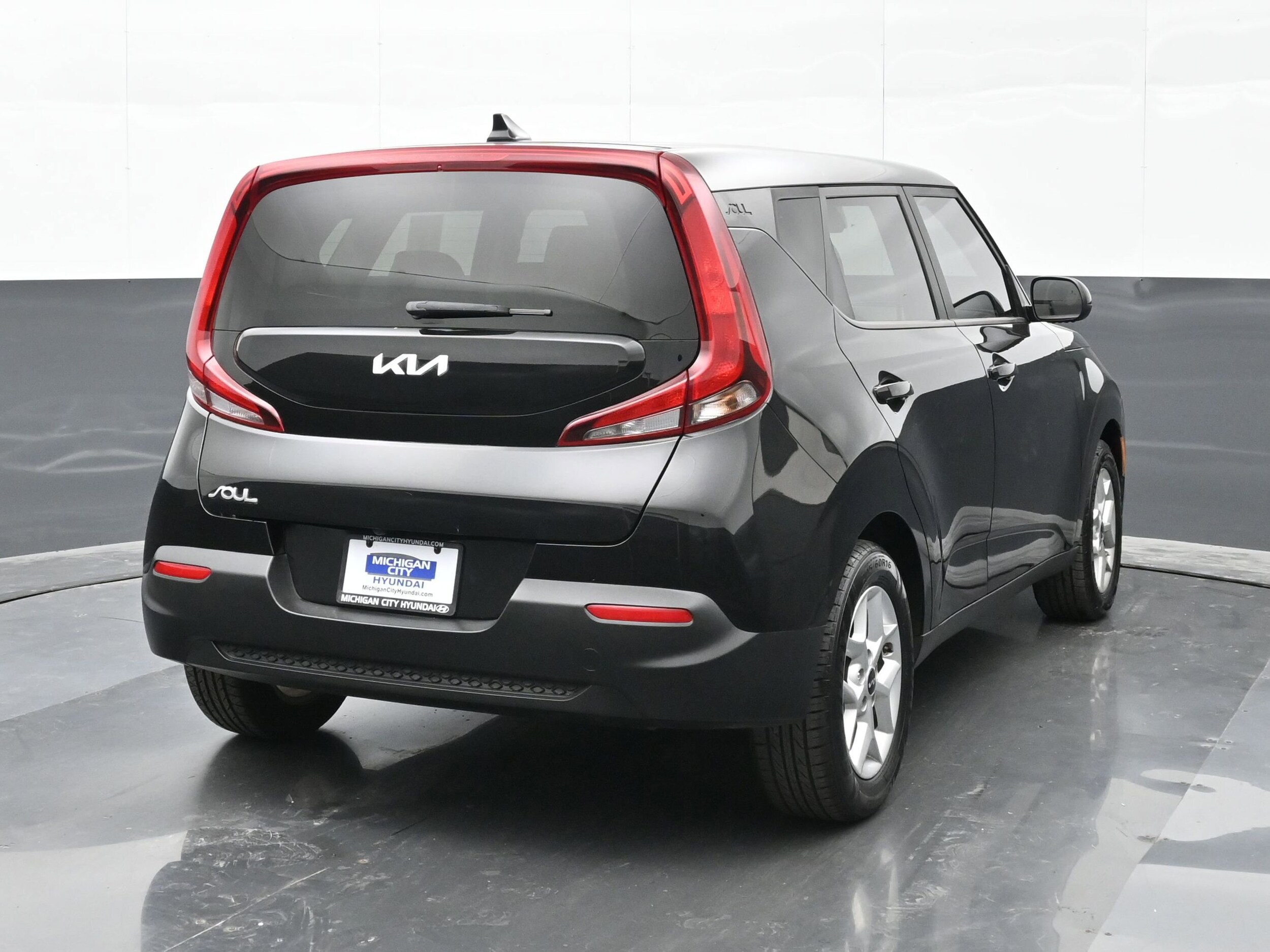 2022 Kia Soul LX photo 3