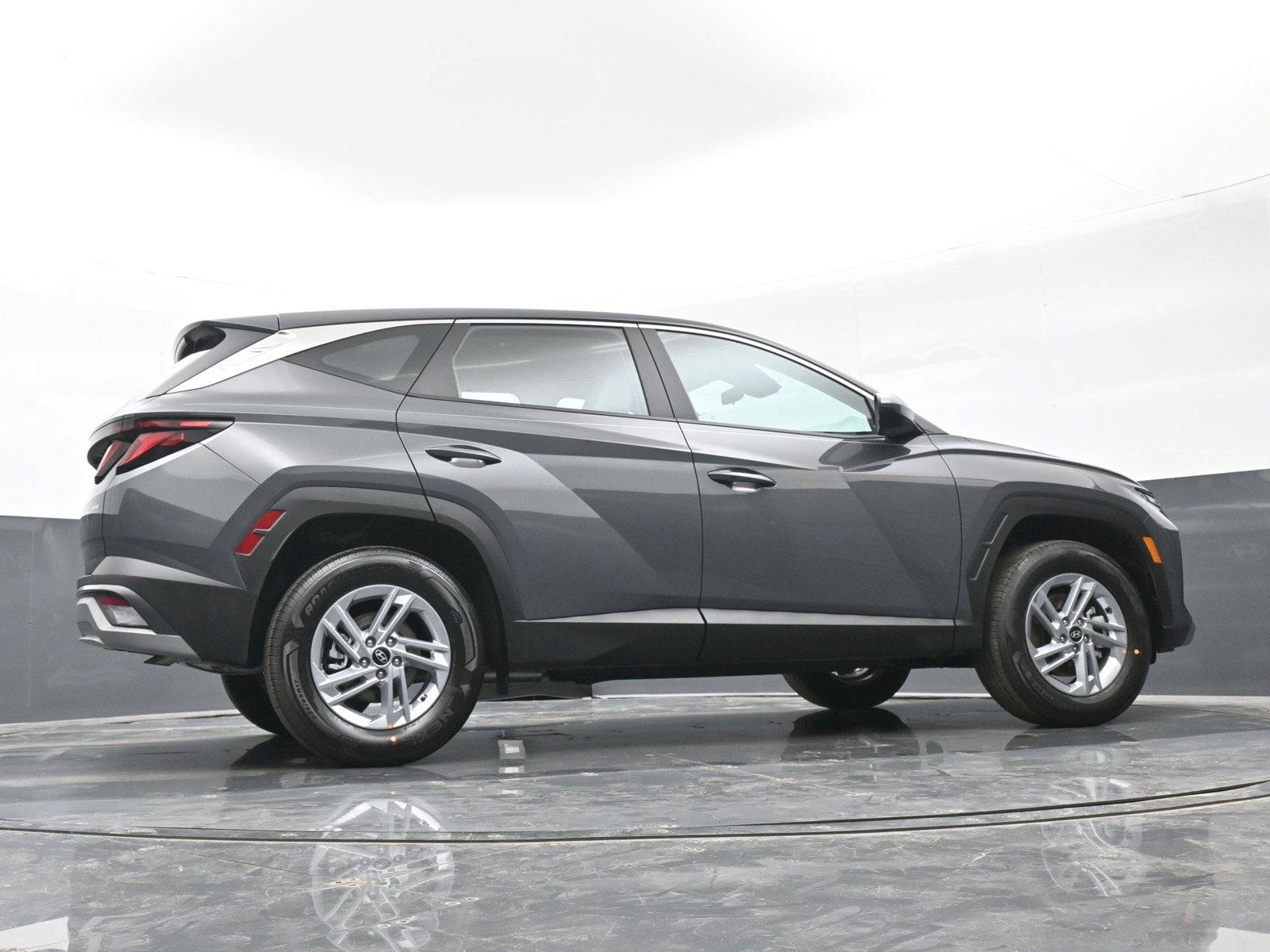 2026 Hyundai Tucson SE - Photo 40