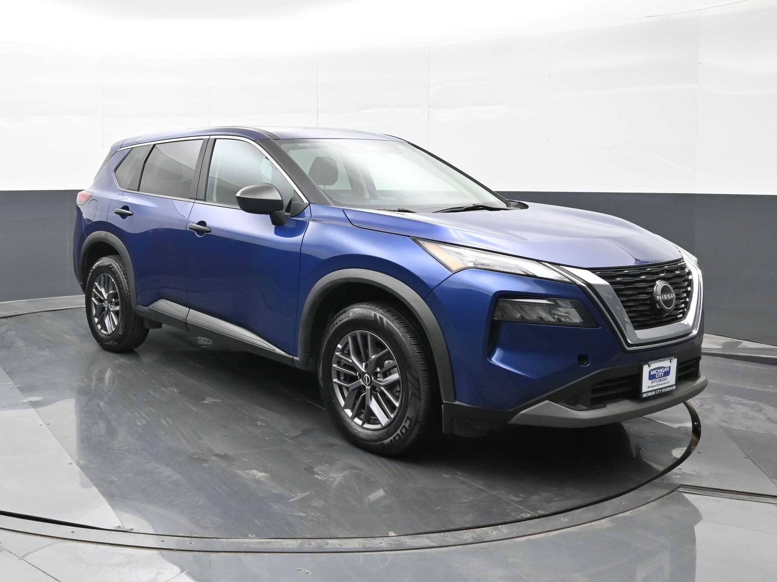 2023 Nissan Rogue S photo 2