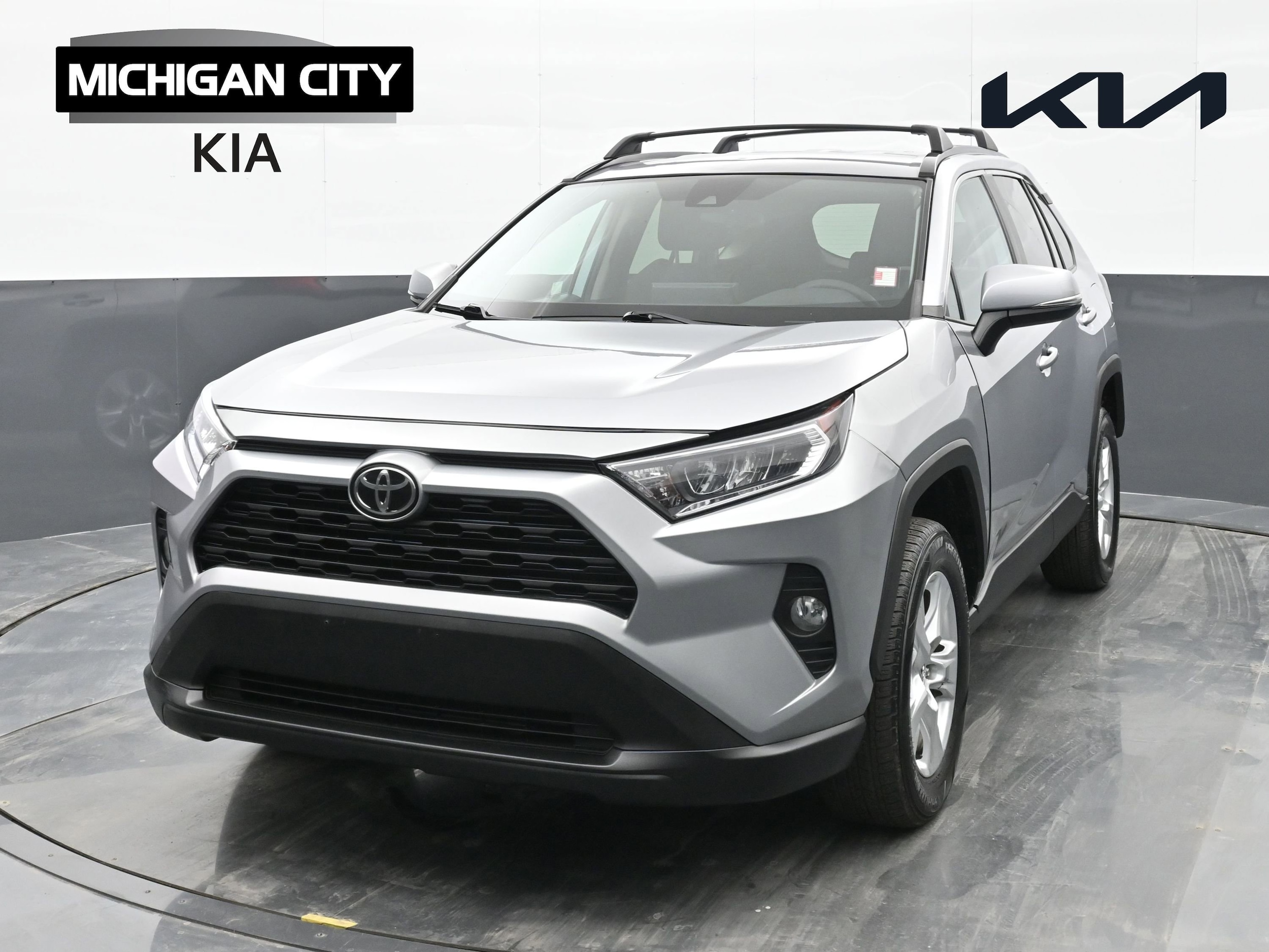 2020 Toyota RAV4 XLE's photo