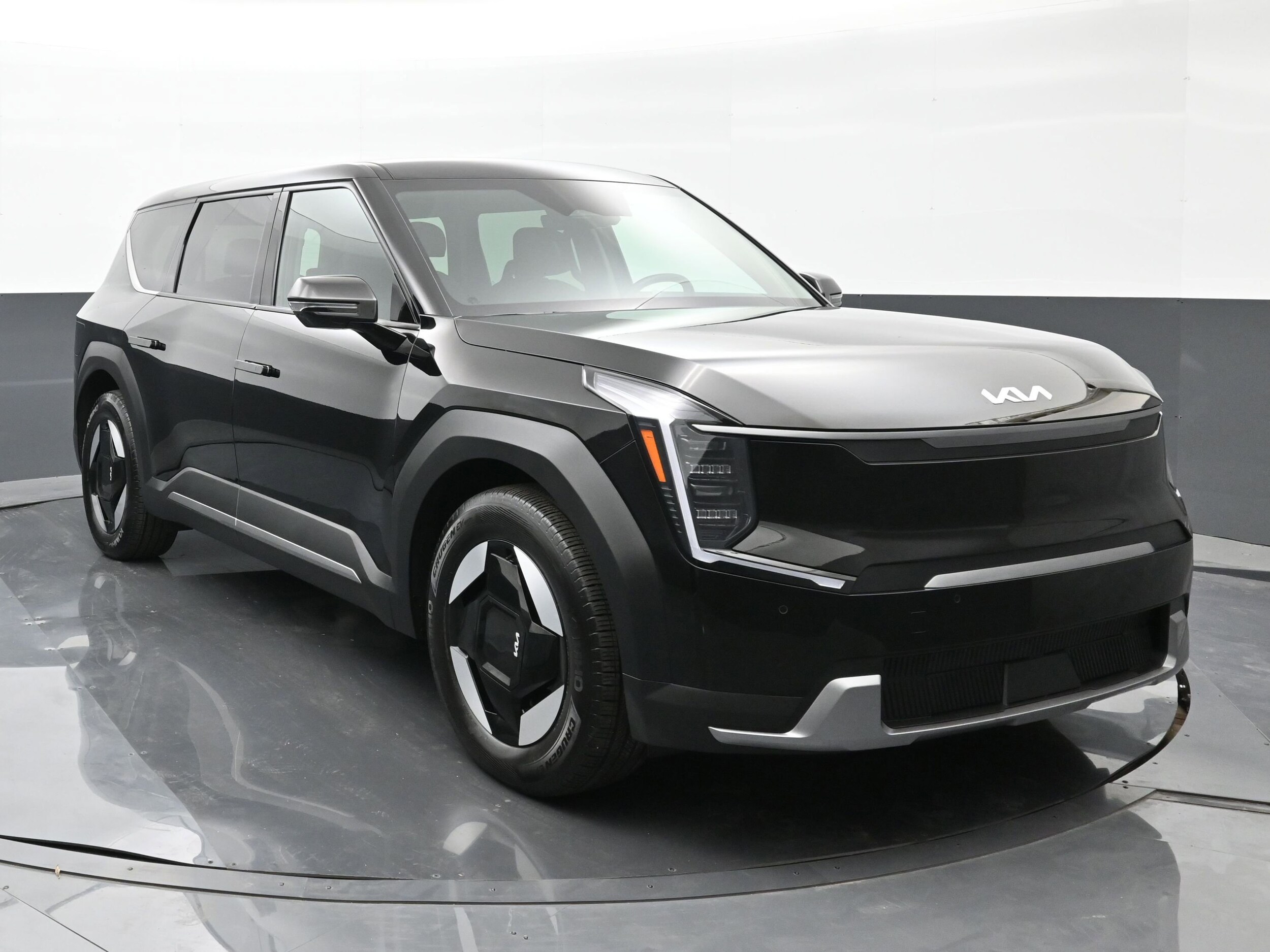 Certified 2024 Kia Ev9 Light RWD with VIN KNDAA5S27R6034847 for sale in Michigan City, IN