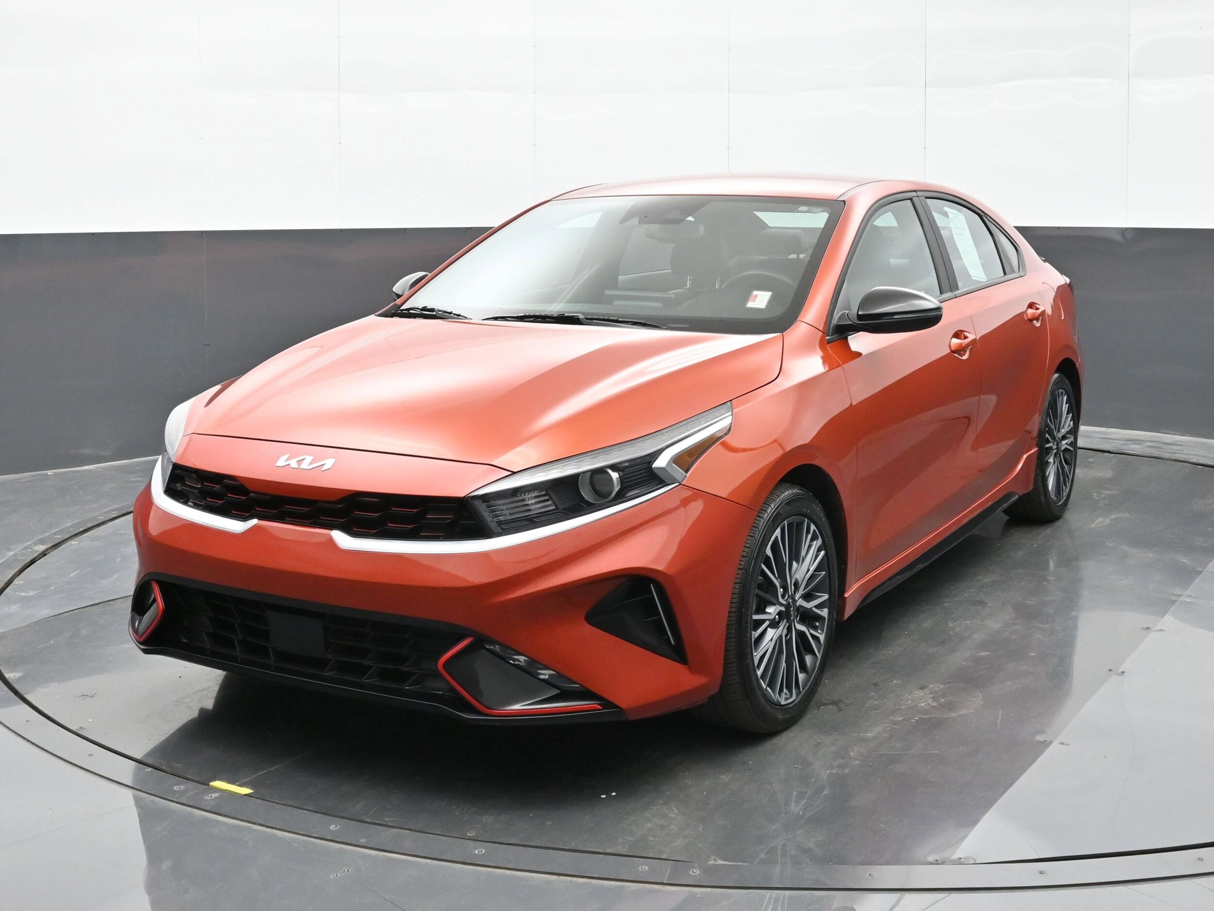 2024 Kia Forte GT-Line photo 4