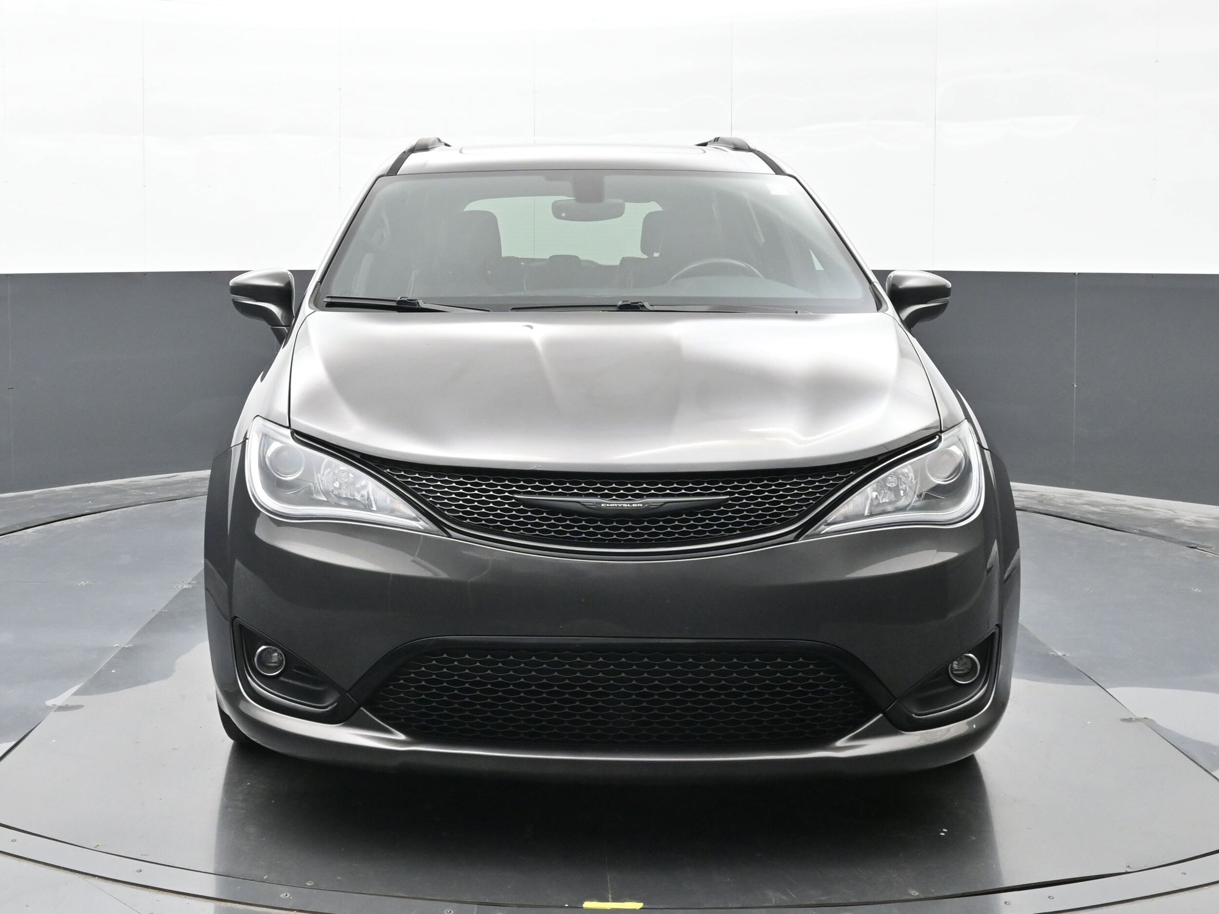 2019 Chrysler Pacifica Limited photo 3