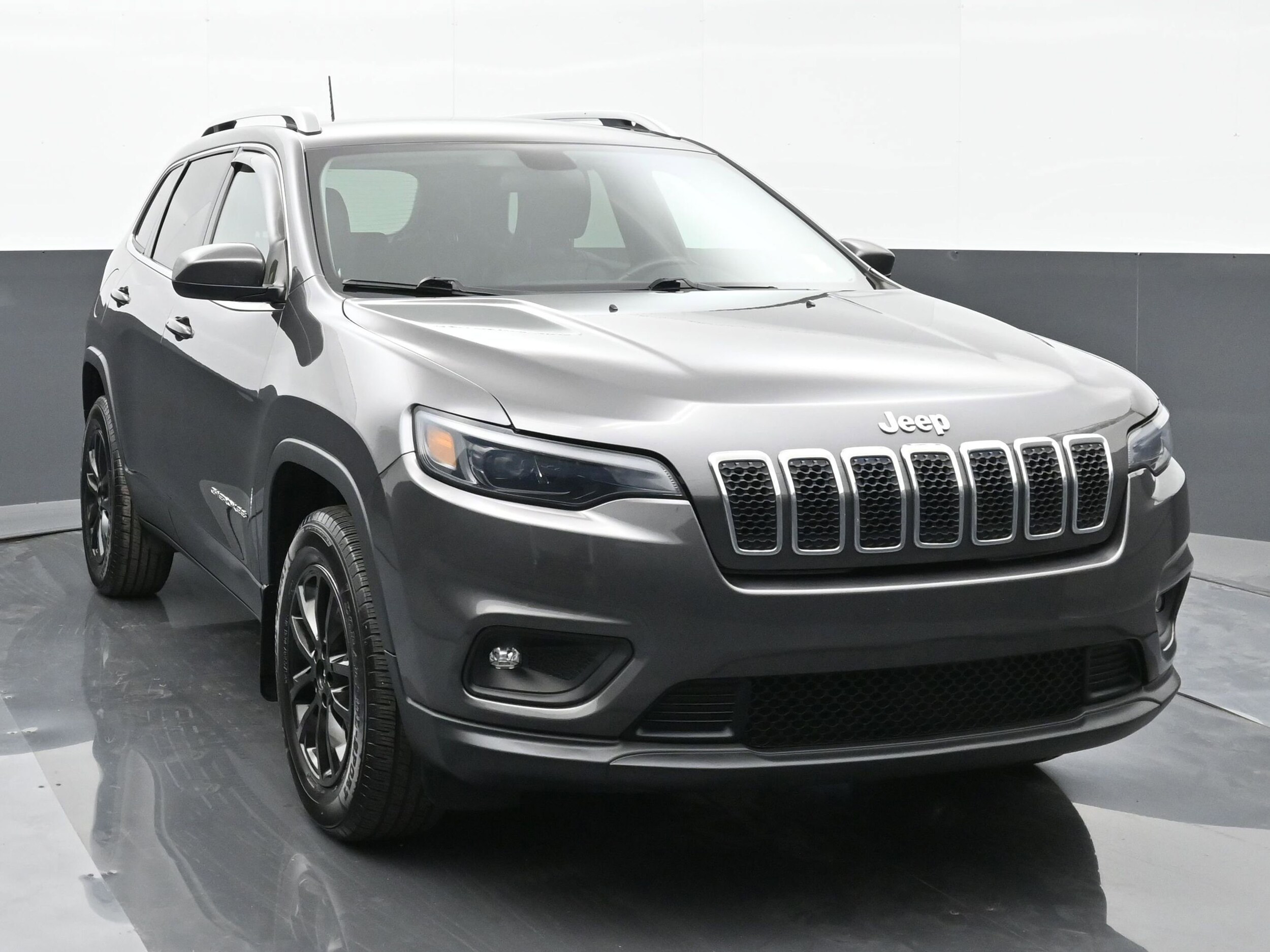 Used 2019 Jeep Cherokee Latitude Plus with VIN 1C4PJMLB9KD254527 for sale in Michigan City, IN