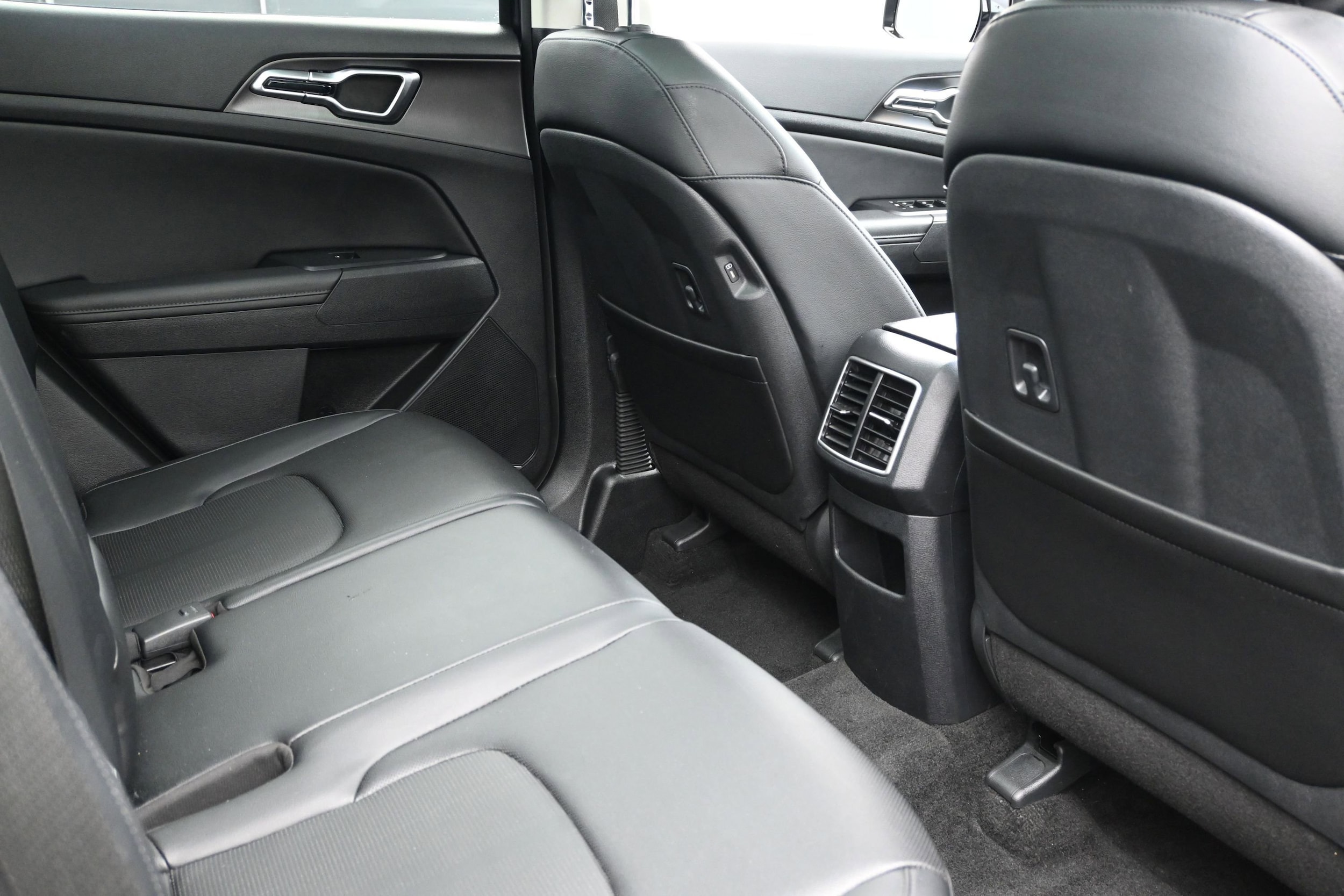 2026 Kia Sportage SX - Photo 24