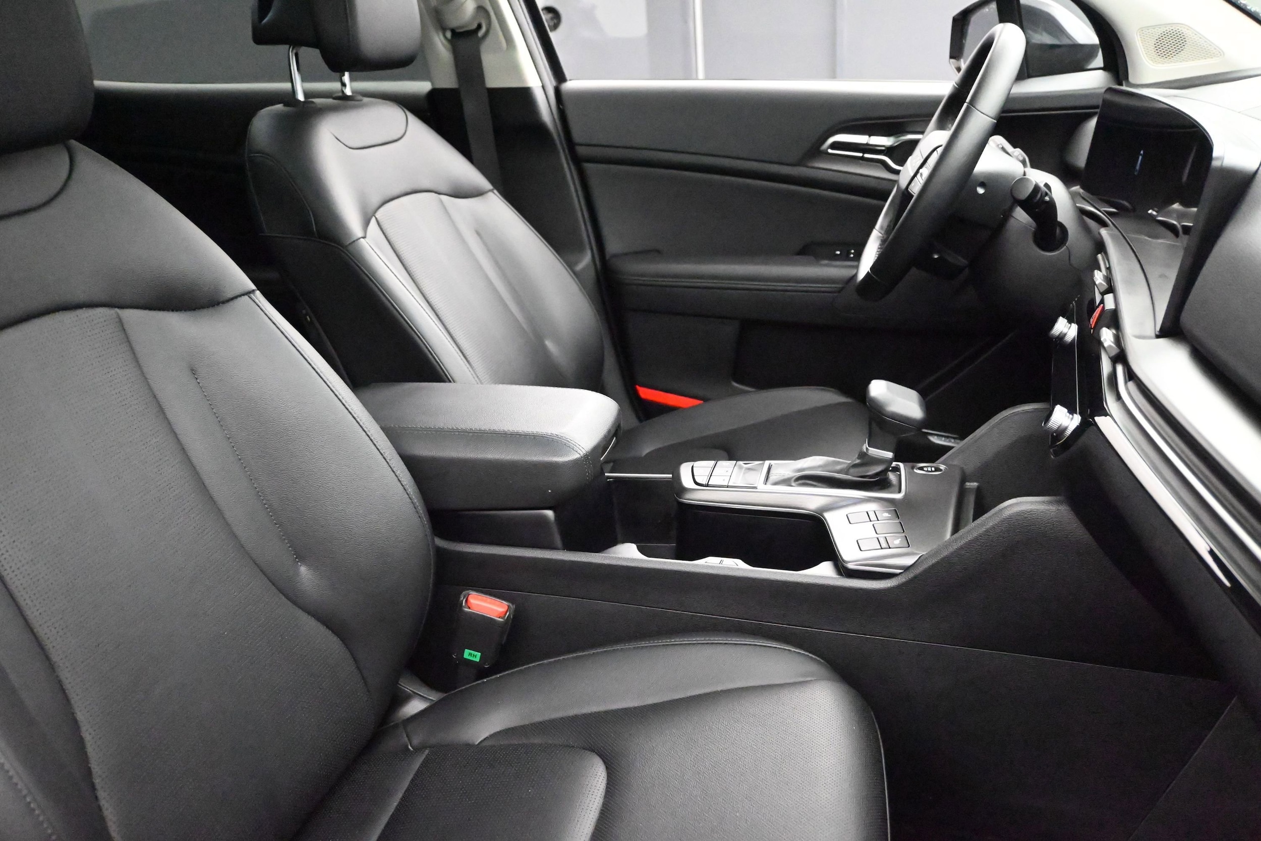 2026 Kia Sportage SX - Photo 27