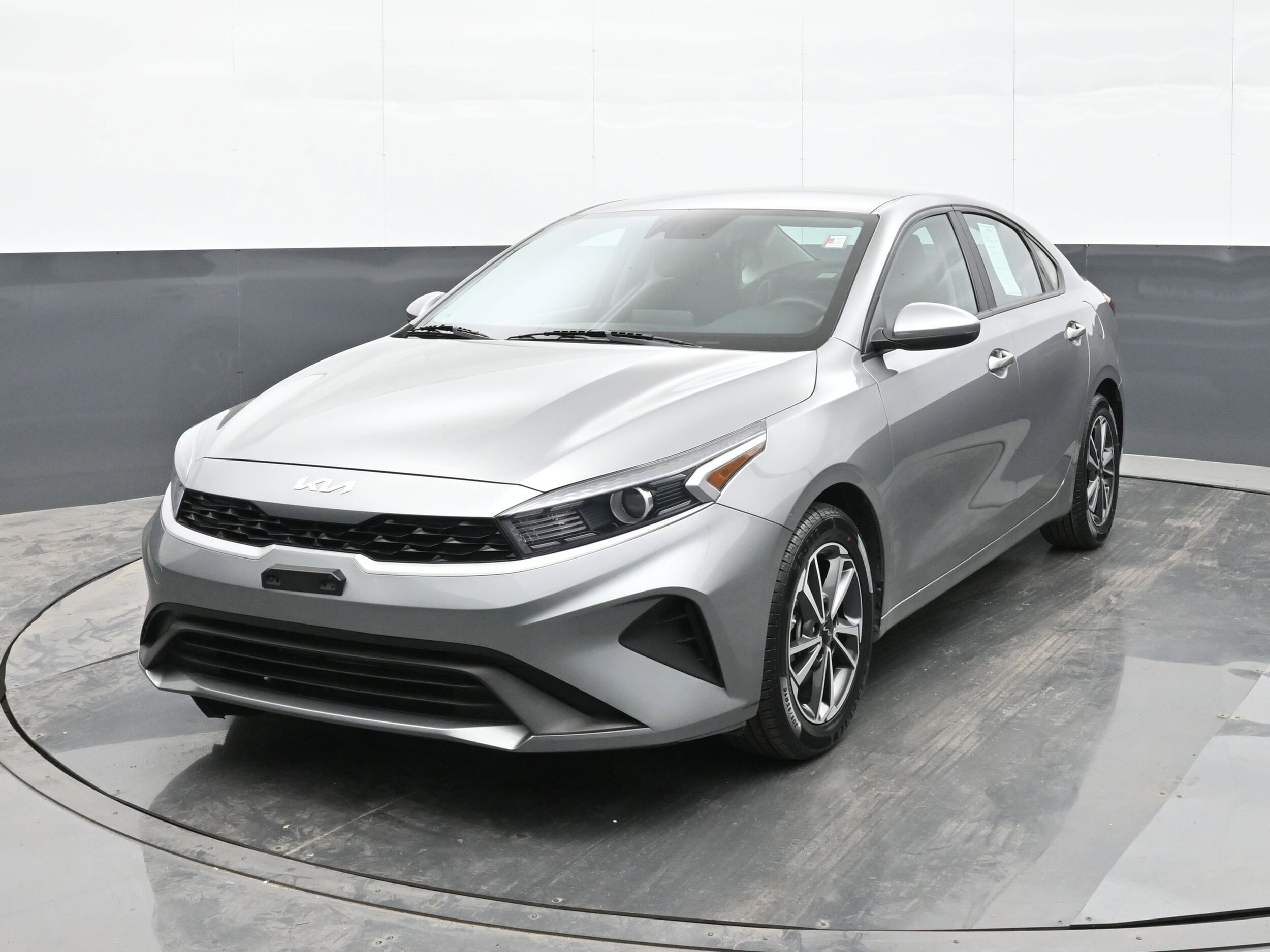 2022 Kia Forte LXS photo 4