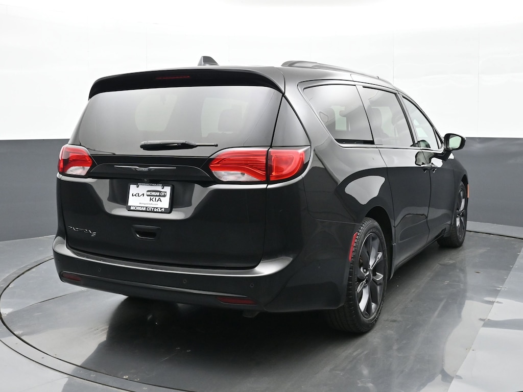 Used 2018 Chrysler Pacifica Touring L Plus Van