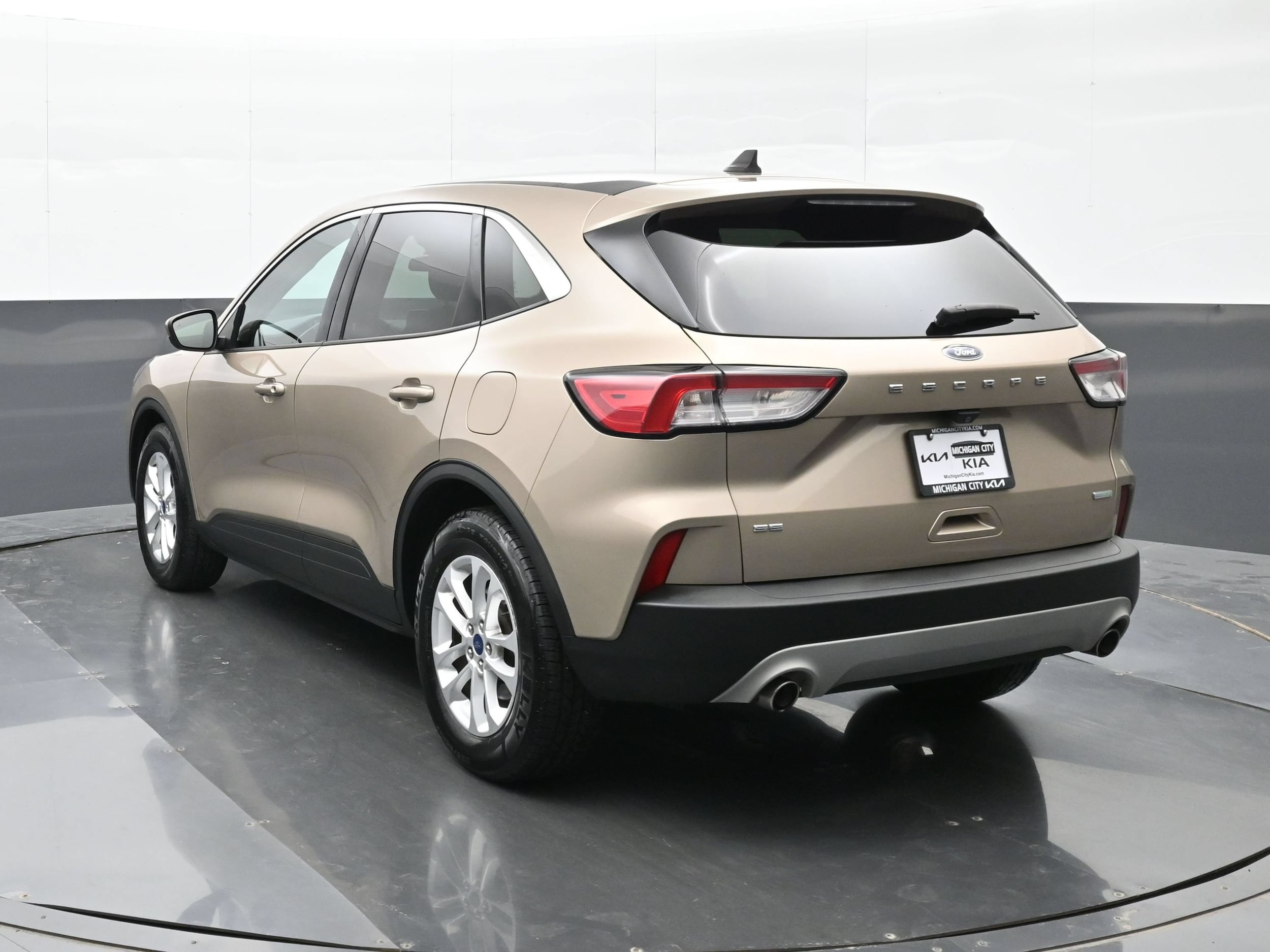 Used 2020 Ford Escape SE with VIN 1FMCU0G60LUC18380 for sale in Michigan City, IN