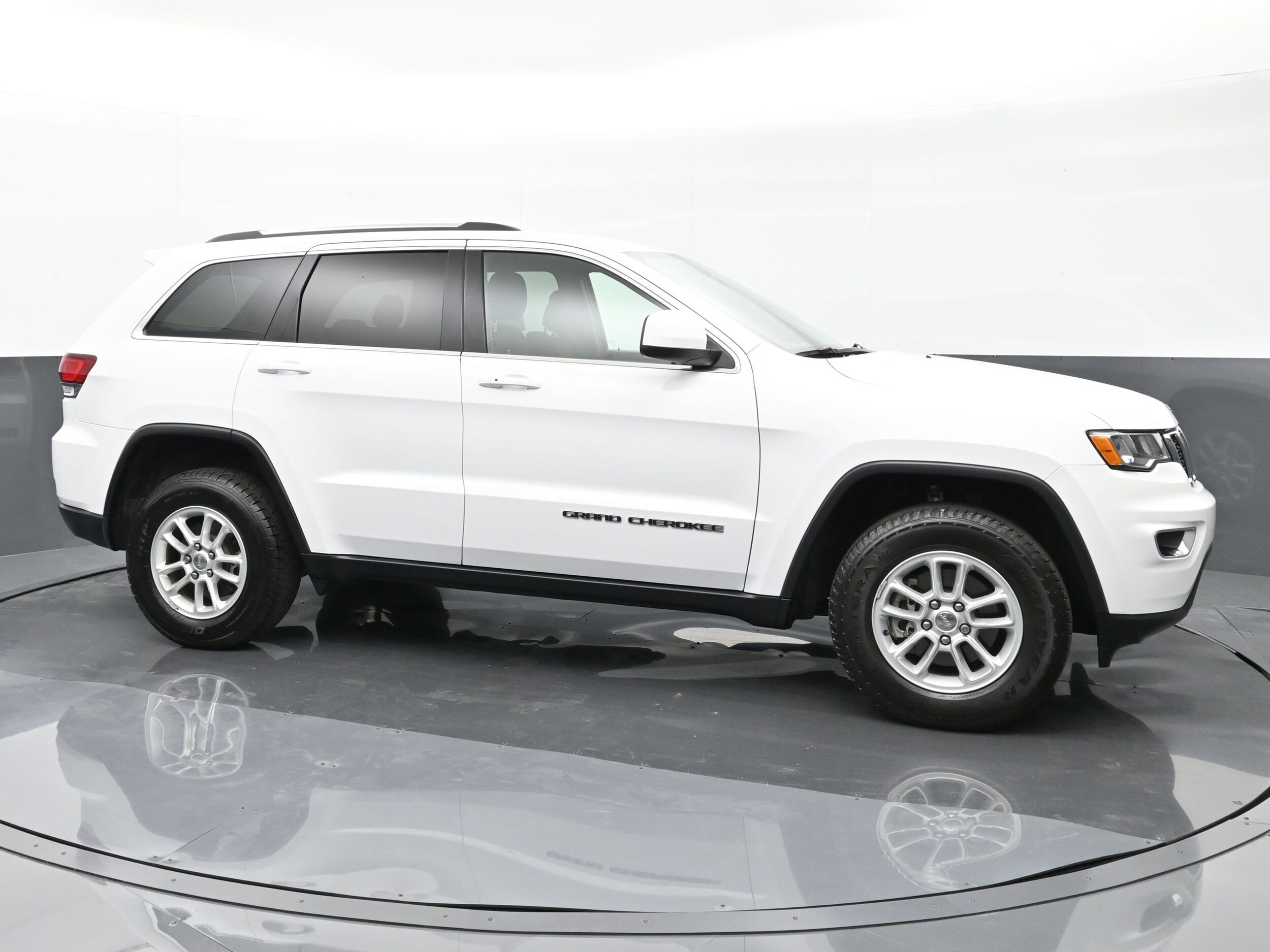 Used 2020 Jeep Grand Cherokee Laredo E with VIN 1C4RJFAGXLC363556 for sale in Michigan City, IN