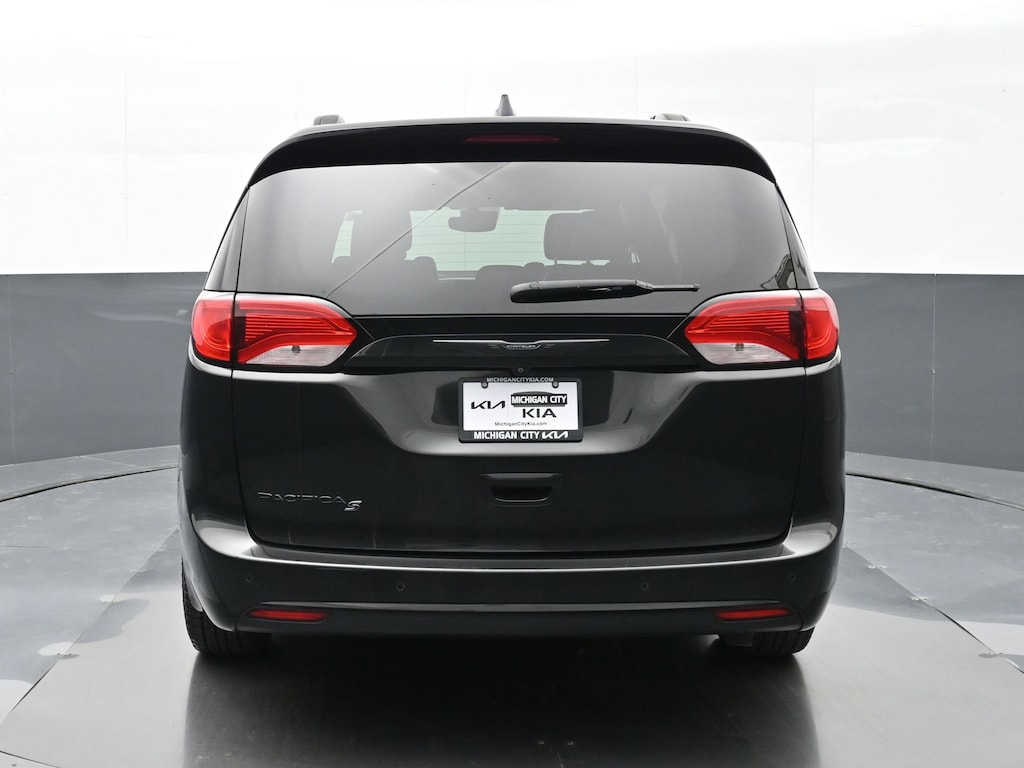 Used 2018 Chrysler Pacifica Touring L Plus Van