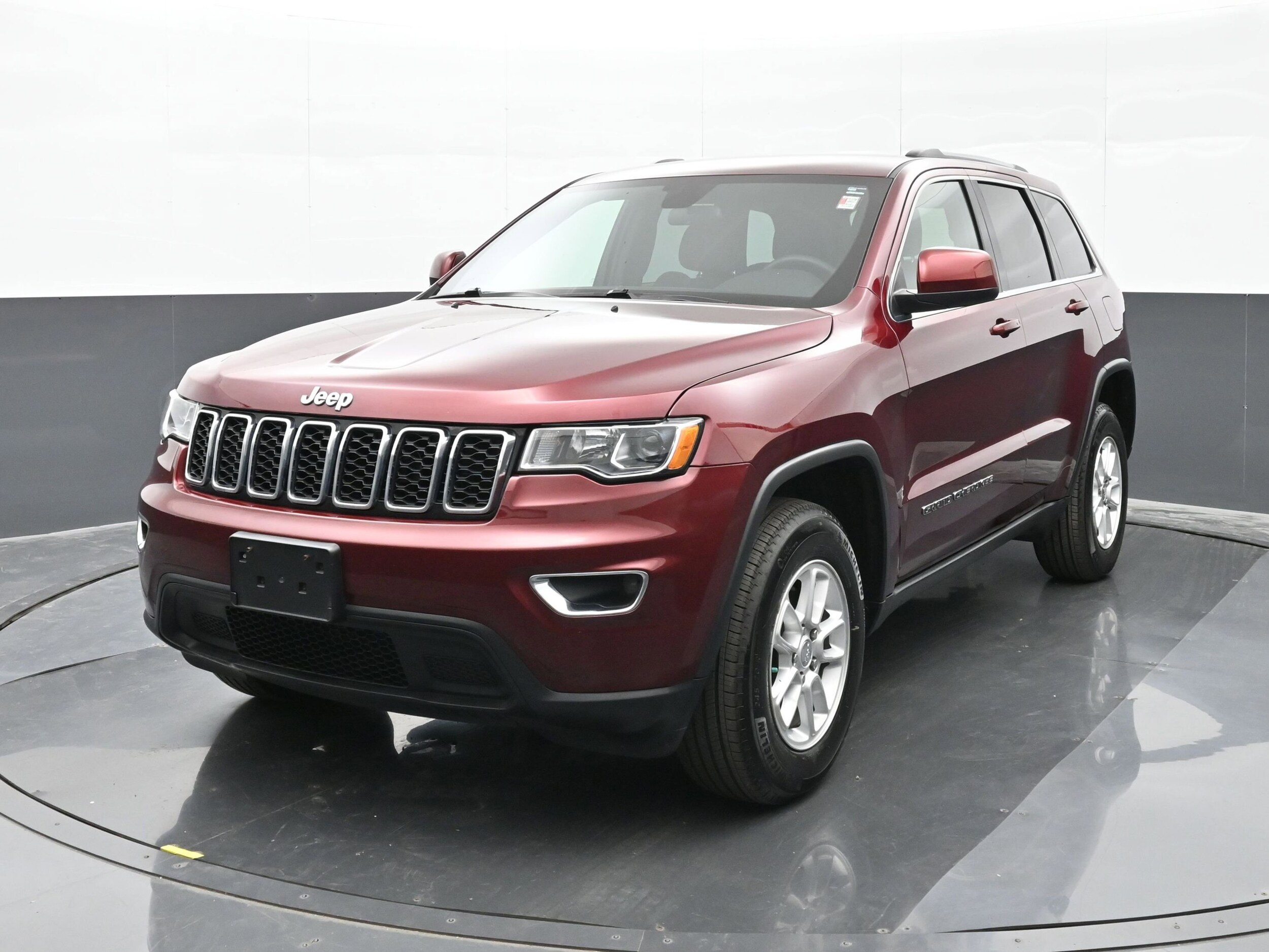 2018 Jeep Grand Cherokee Laredo photo 2