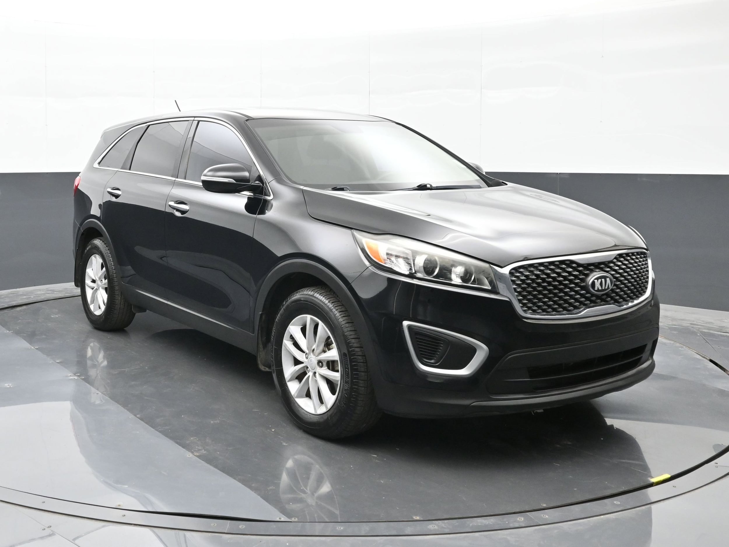 Used 2018 Kia Sorento L with VIN 5XYPG4A37JG385417 for sale in Michigan City, IN