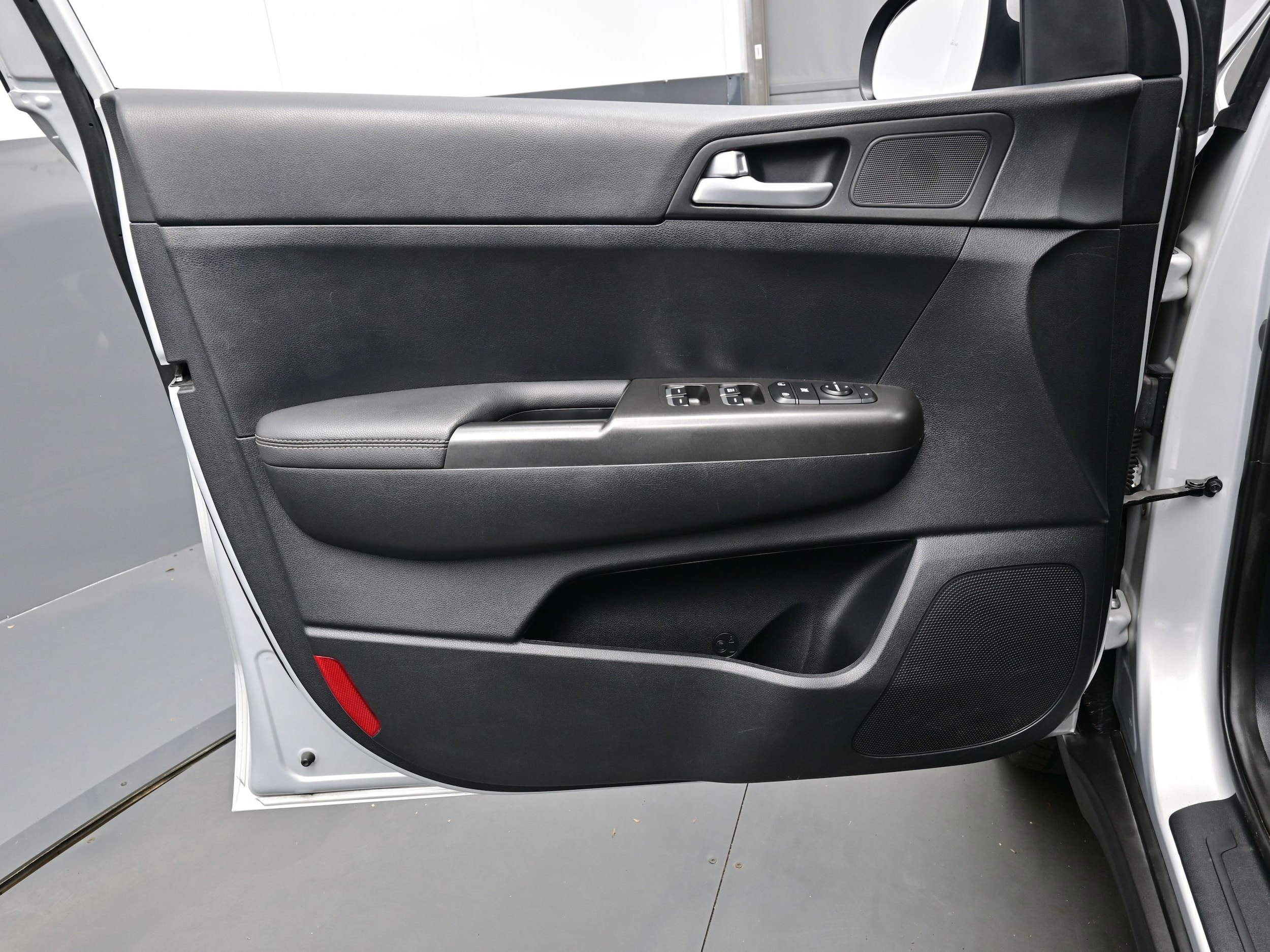 2022 Kia Sportage LX - Photo 11