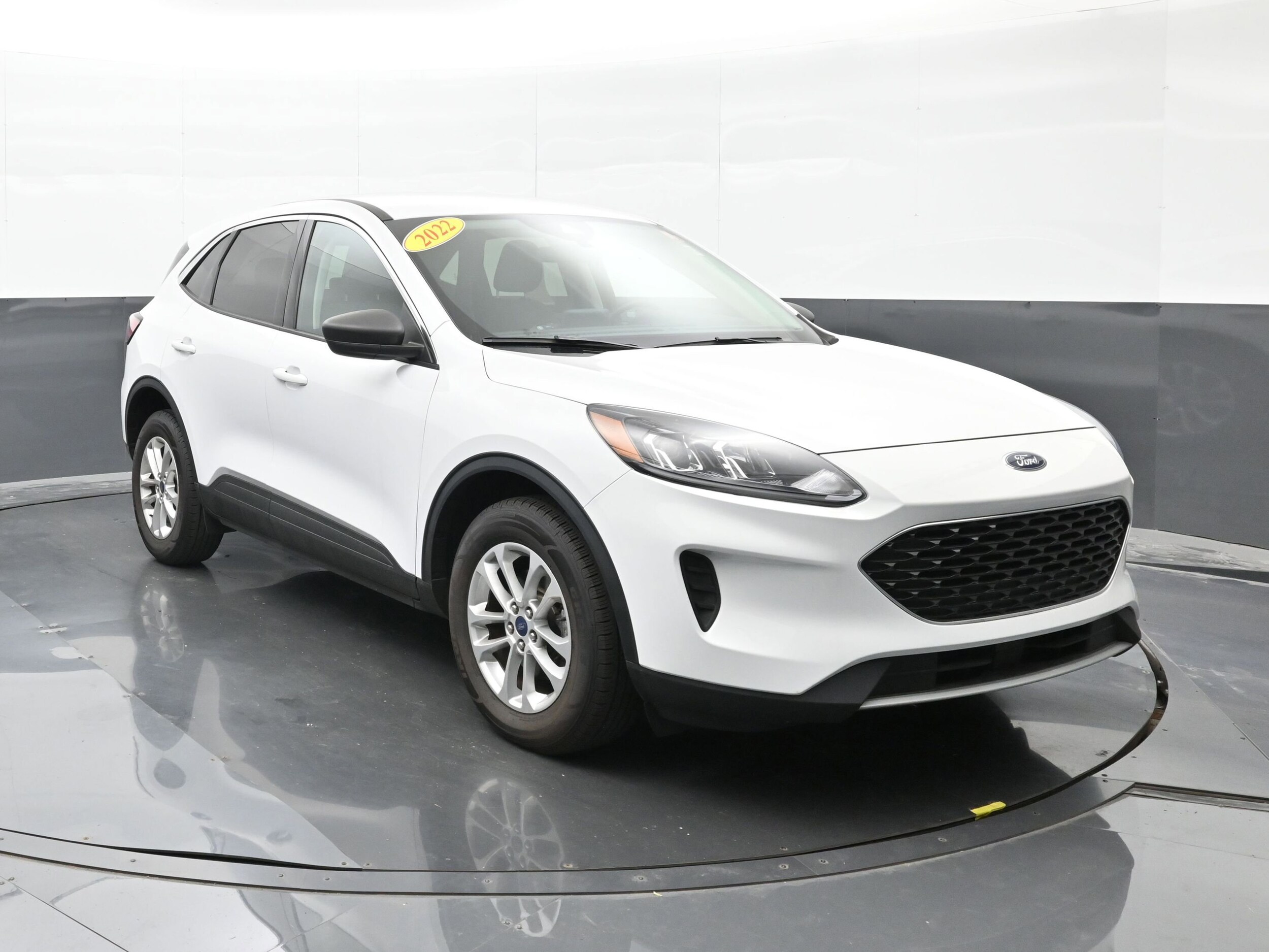 2022 Ford Escape SE photo 2