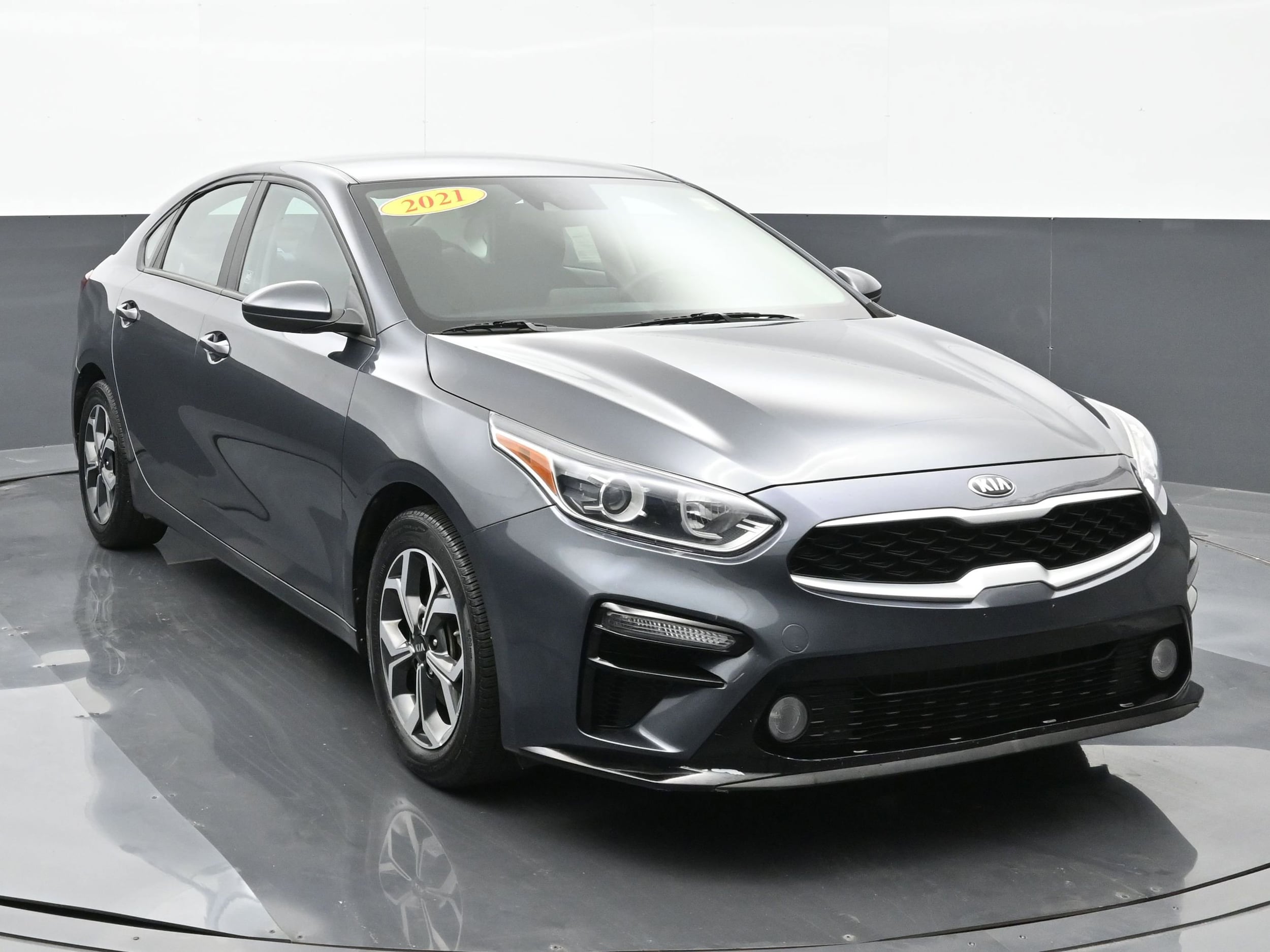 Used 2021 Kia Forte LXS with VIN 3KPF24AD0ME270811 for sale in Michigan City, IN