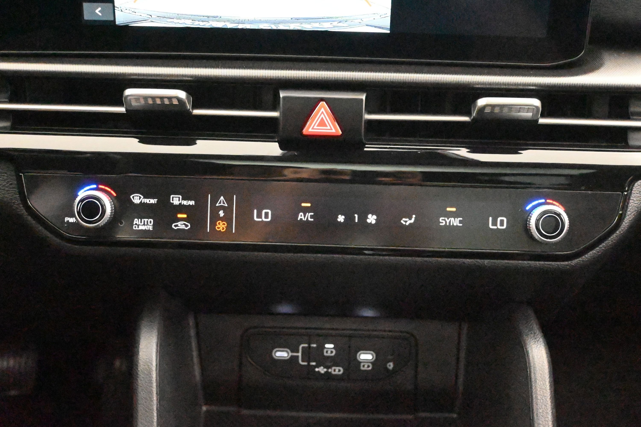 2026 Kia Sportage SX - Photo 17