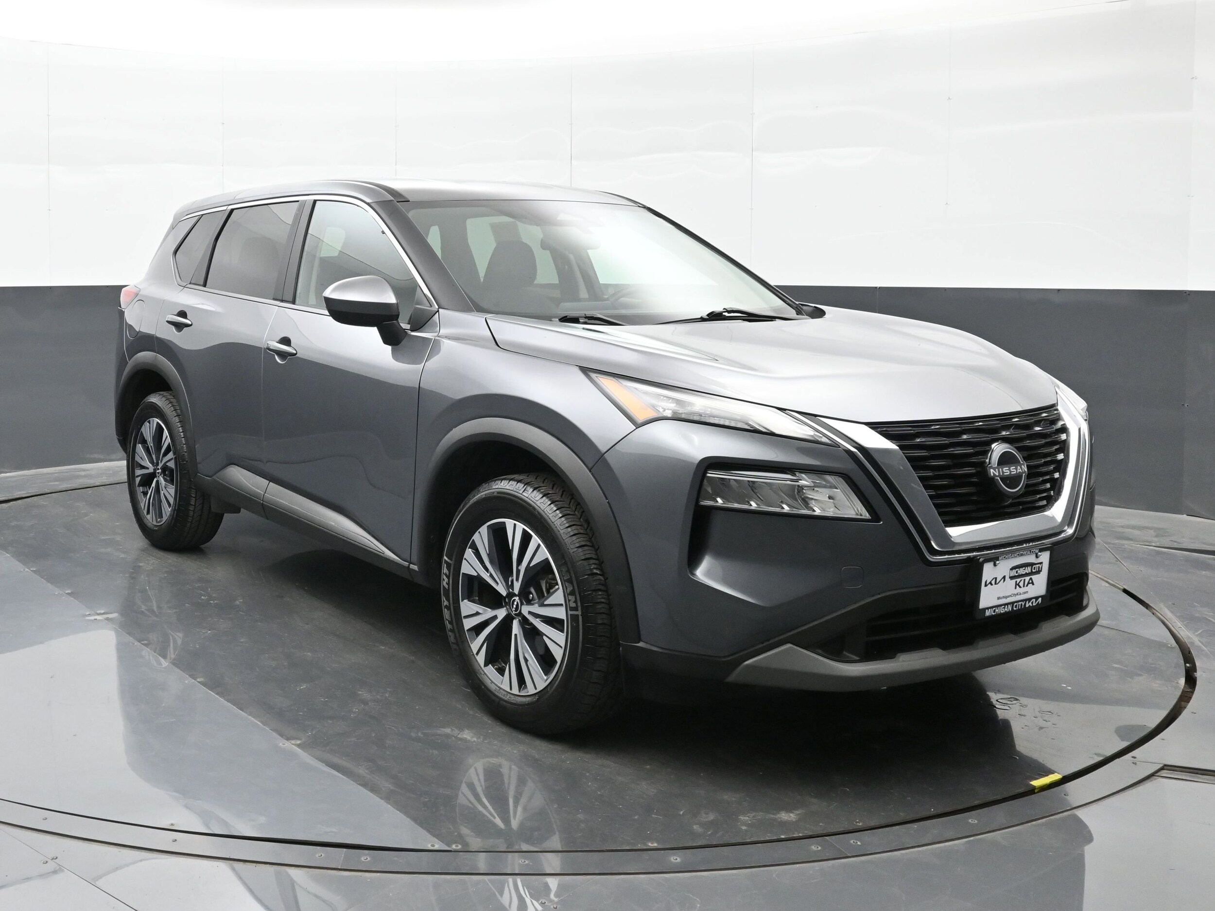 2023 Nissan Rogue SV photo 2