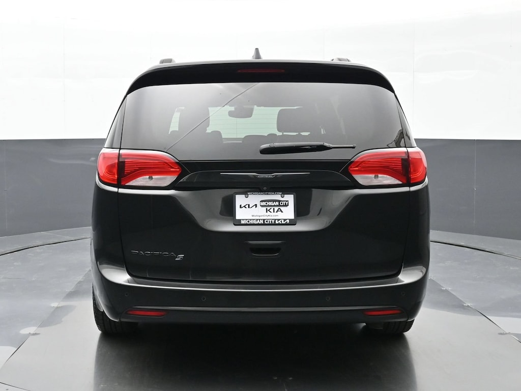 Used 2018 Chrysler Pacifica Touring L Plus Van