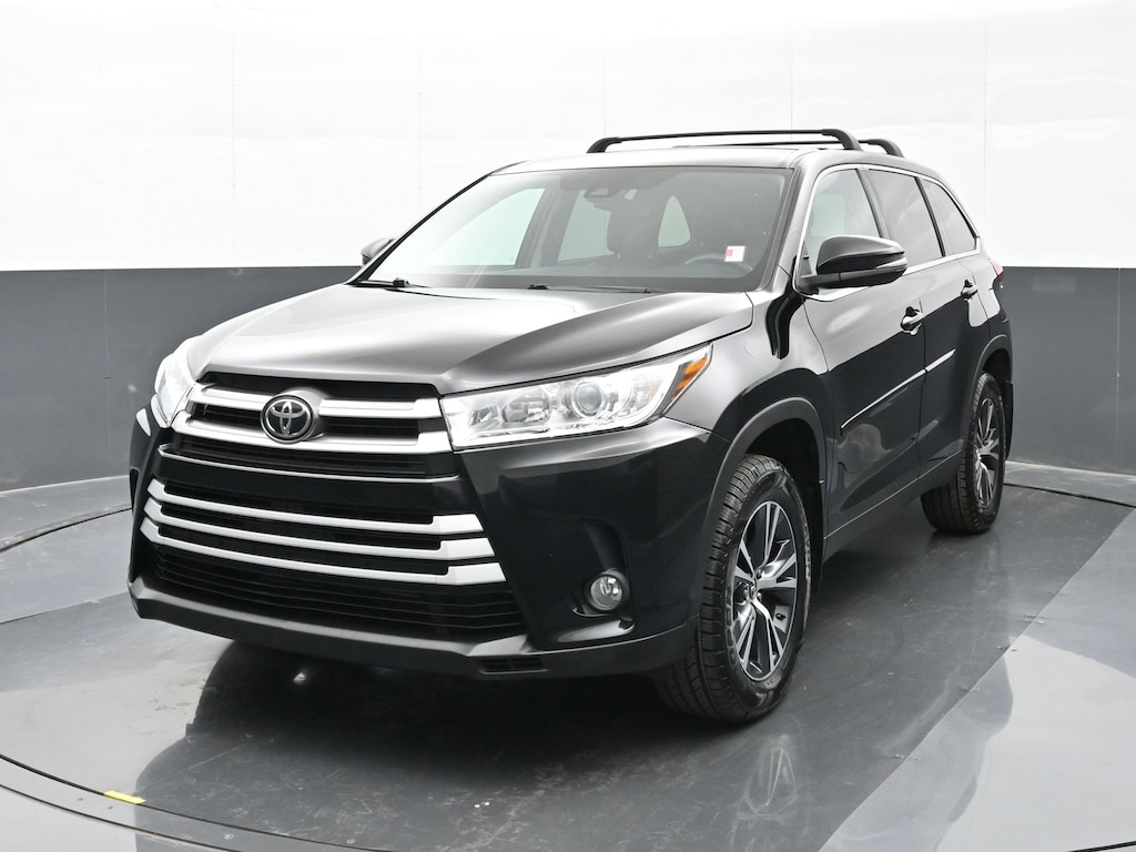 Used 2019 Toyota Highlander LE Plus V6 SUV