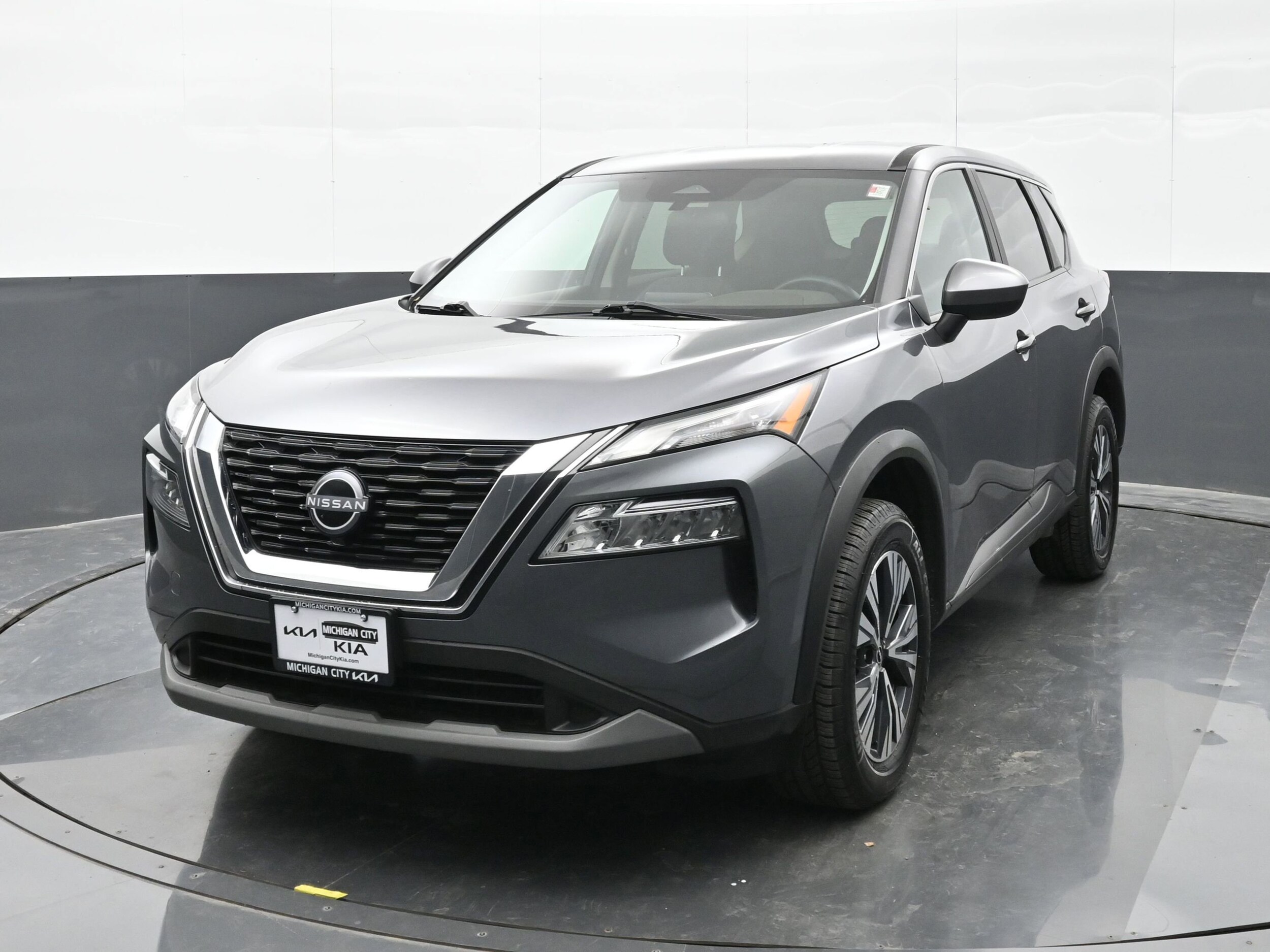2023 Nissan Rogue SV photo 4