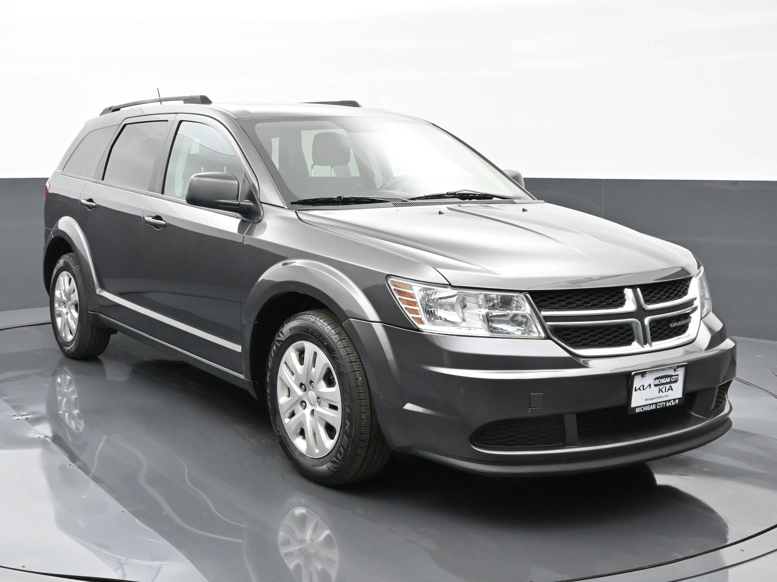 Used 2018 Dodge Journey SE with VIN 3C4PDCAB5JT319564 for sale in Michigan City, IN