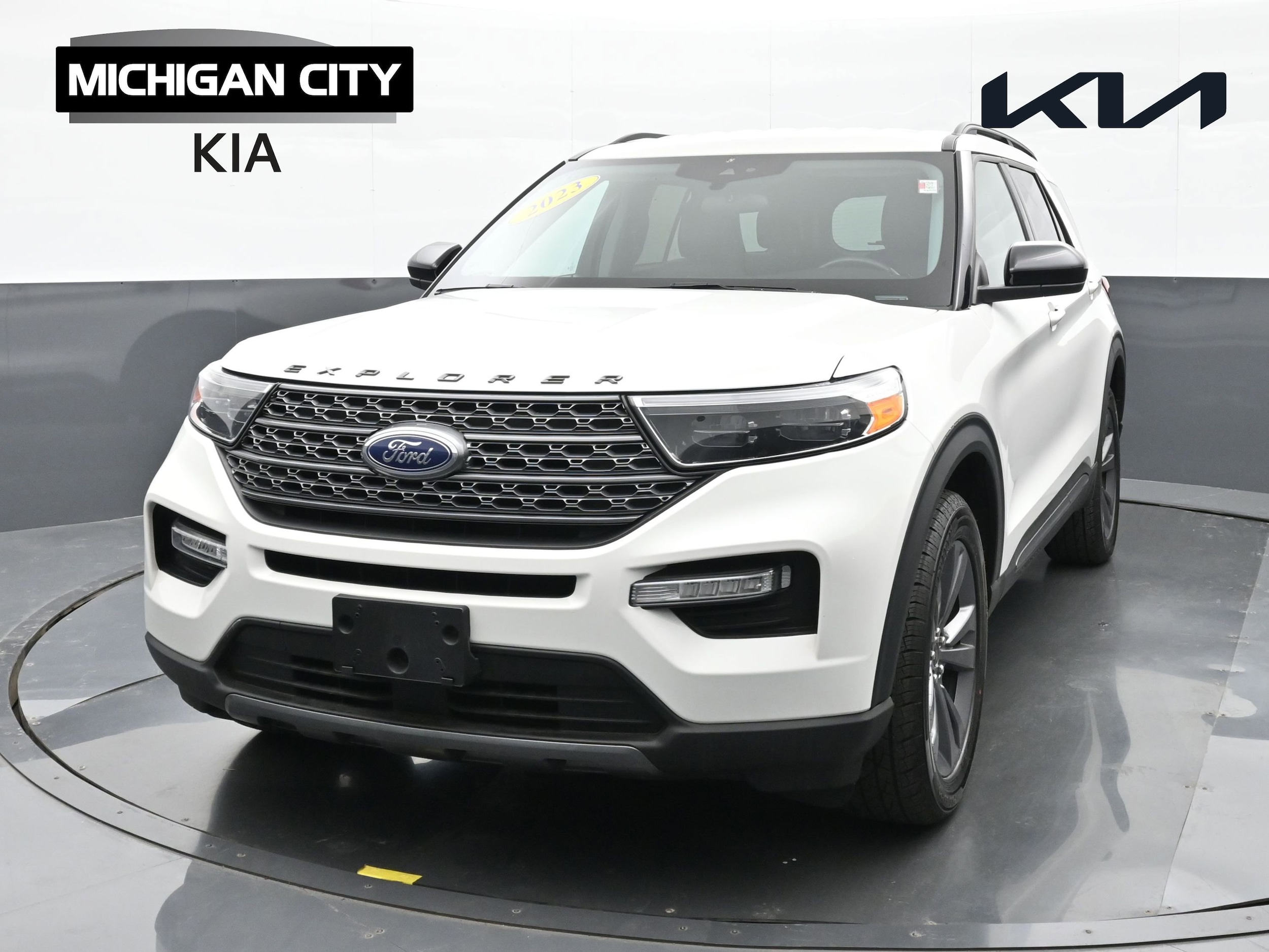 2023 Ford Explorer SUV 