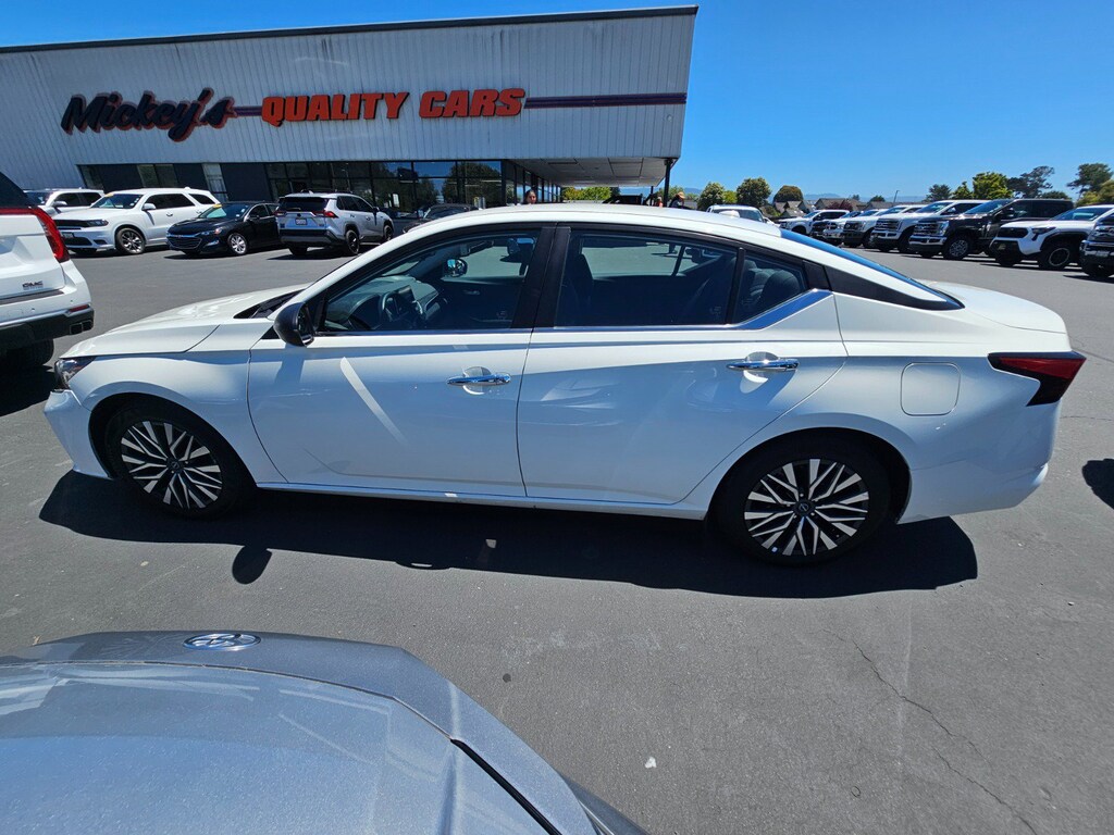 Used 2025 Nissan Altima SV Sedan