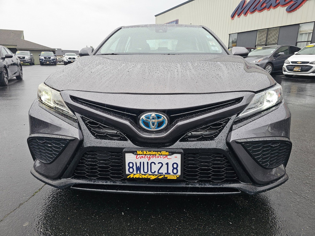 Used 2021 Toyota Camry Hybrid SE Sedan