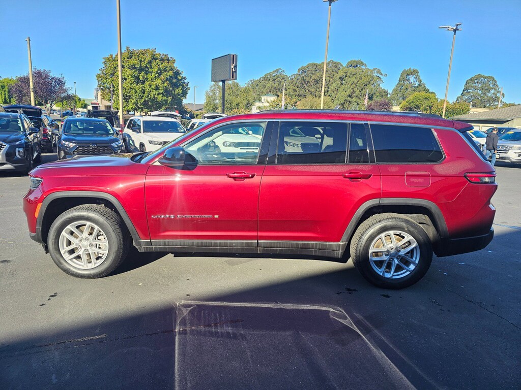 Used 2023 Jeep Grand Cherokee L Laredo SUV