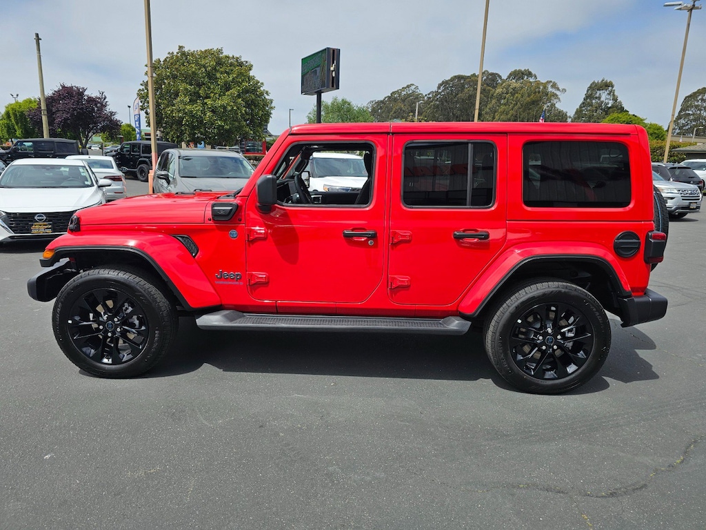 Used 2025 Jeep Wrangler 4xe Sahara SUV