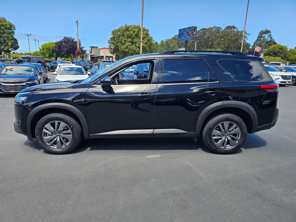 Used 2025 Nissan Pathfinder SV SUV