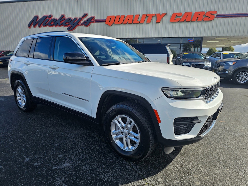 Used 2023 Jeep Grand Cherokee Laredo SUV