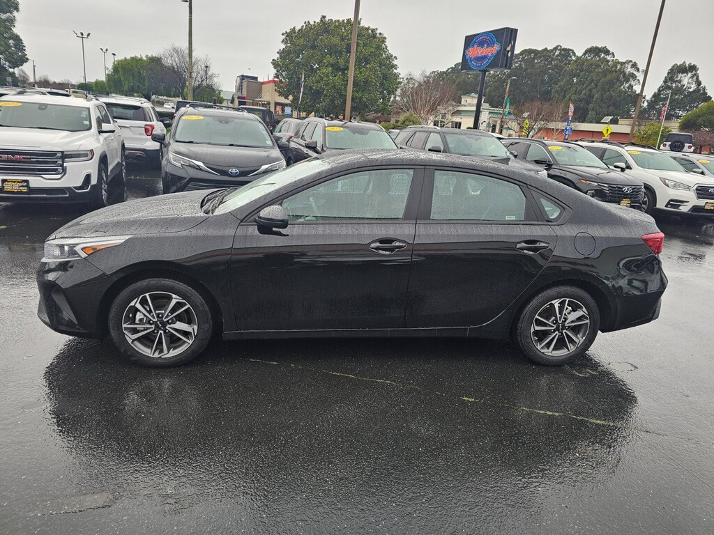 Used 2024 Kia Forte LXS Sedan