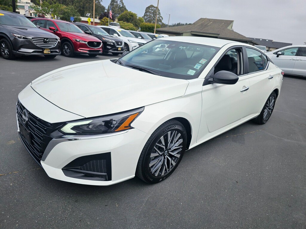 Used 2025 Nissan Altima SV Sedan