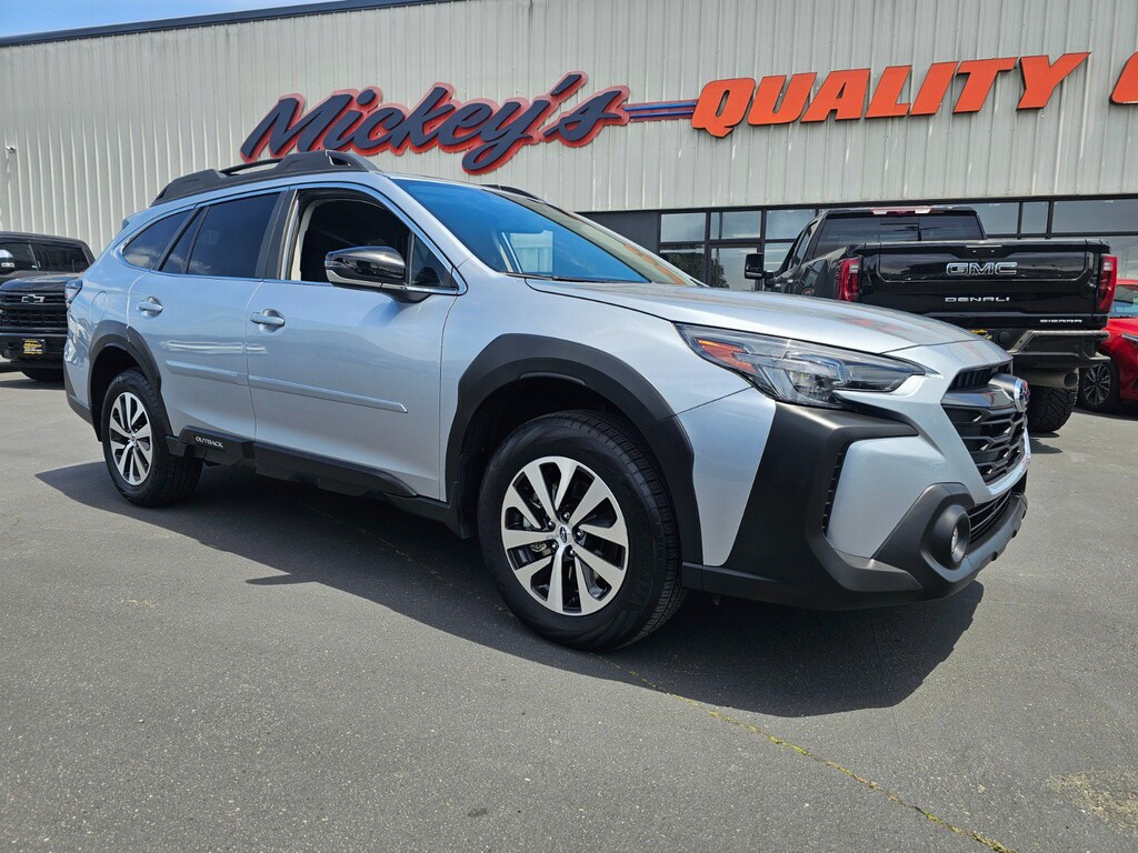 Used 2025 Subaru Outback Premium SUV