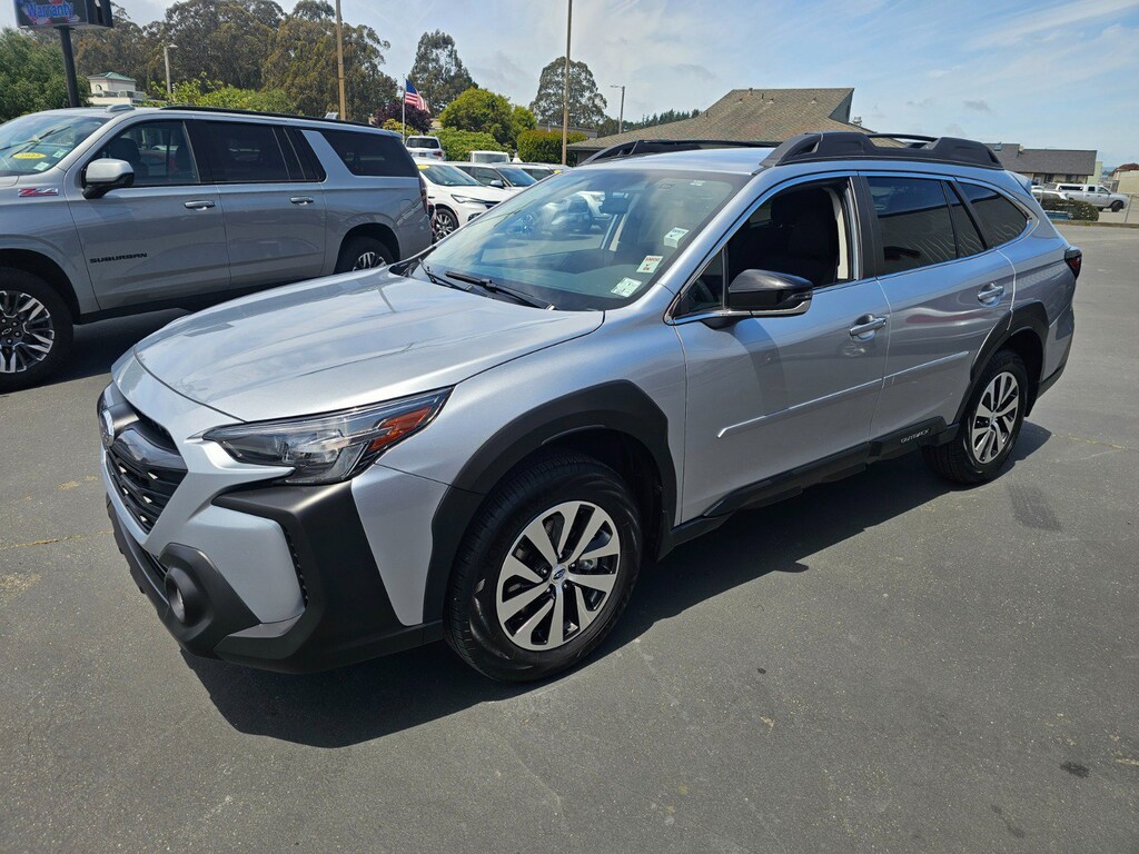 Used 2025 Subaru Outback Premium SUV