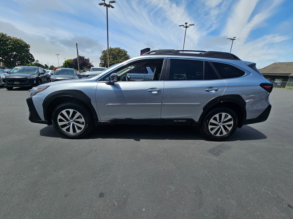 Used 2025 Subaru Outback Premium SUV