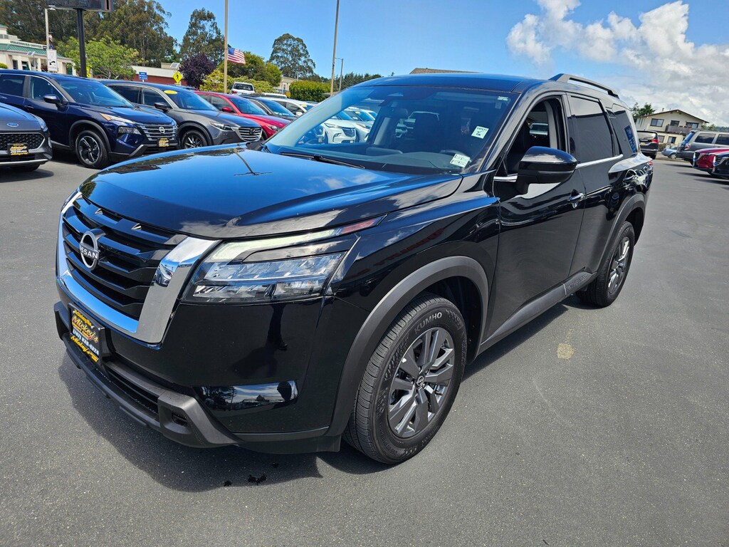 Used 2025 Nissan Pathfinder SV SUV