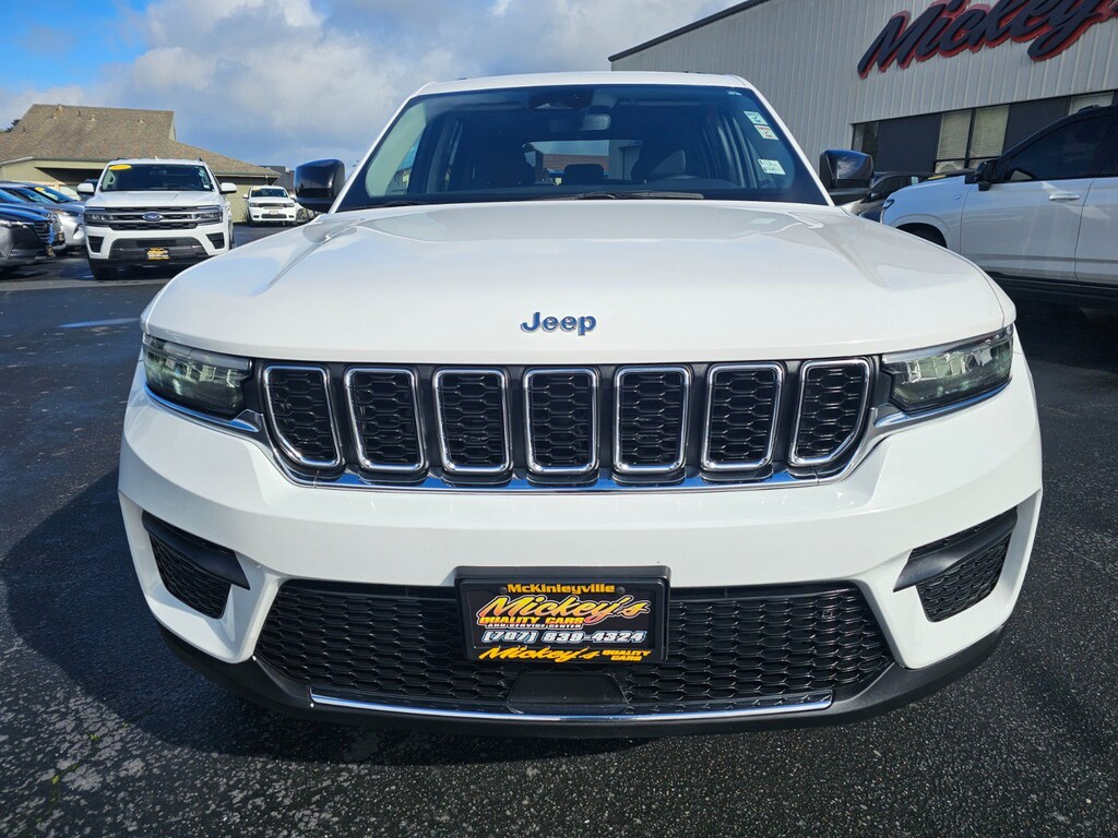 Used 2023 Jeep Grand Cherokee Laredo SUV