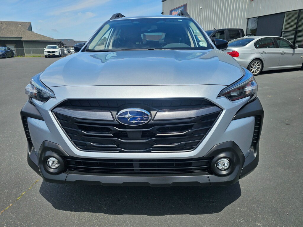 Used 2025 Subaru Outback Premium SUV