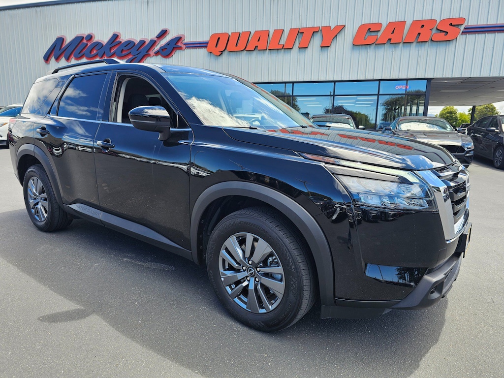 Used 2025 Nissan Pathfinder SV SUV