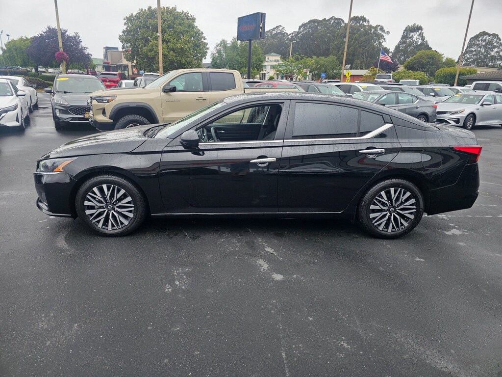 Used 2025 Nissan Altima SV Sedan
