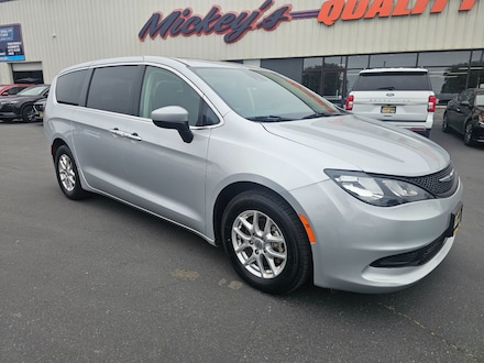 2023 Chrysler Voyager LX Van Passenger Van