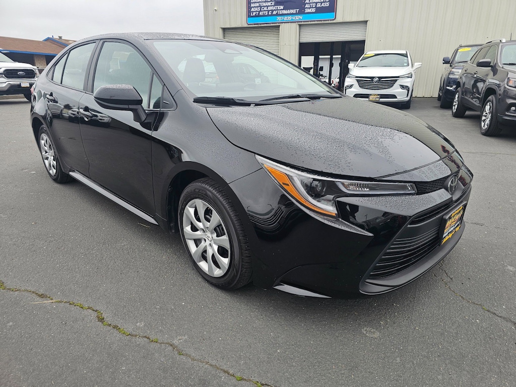 Used 2025 Toyota Corolla LE Sedan
