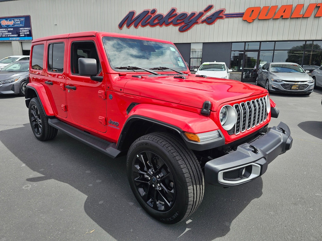Used 2025 Jeep Wrangler 4xe Sahara SUV