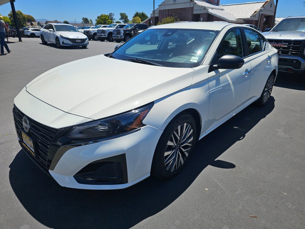 Used 2025 Nissan Altima SV Sedan