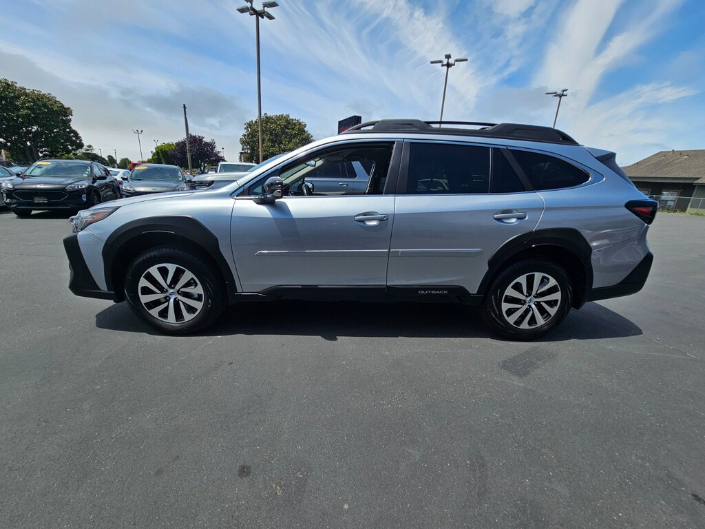 Used 2025 Subaru Outback Premium SUV