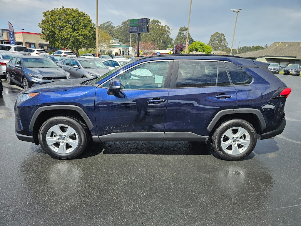 Used 2021 Toyota RAV4 XLE SUV
