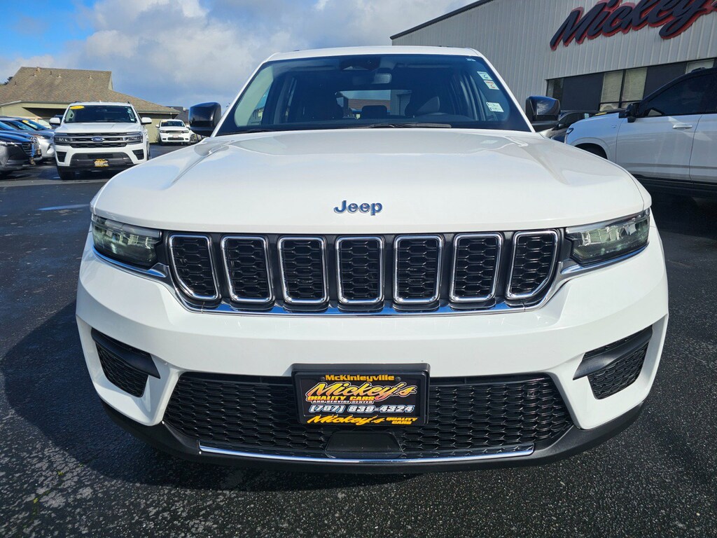 Used 2023 Jeep Grand Cherokee Laredo SUV